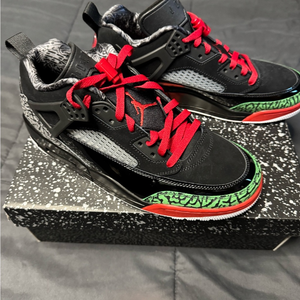 Jordan Black Red Green Sneakers - Picture 5 of 6